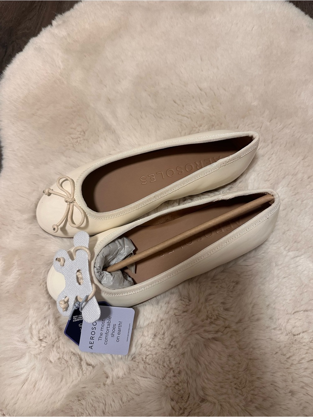 AEROSOLES Cream Ballet Flats with Bow Accent size 7.5